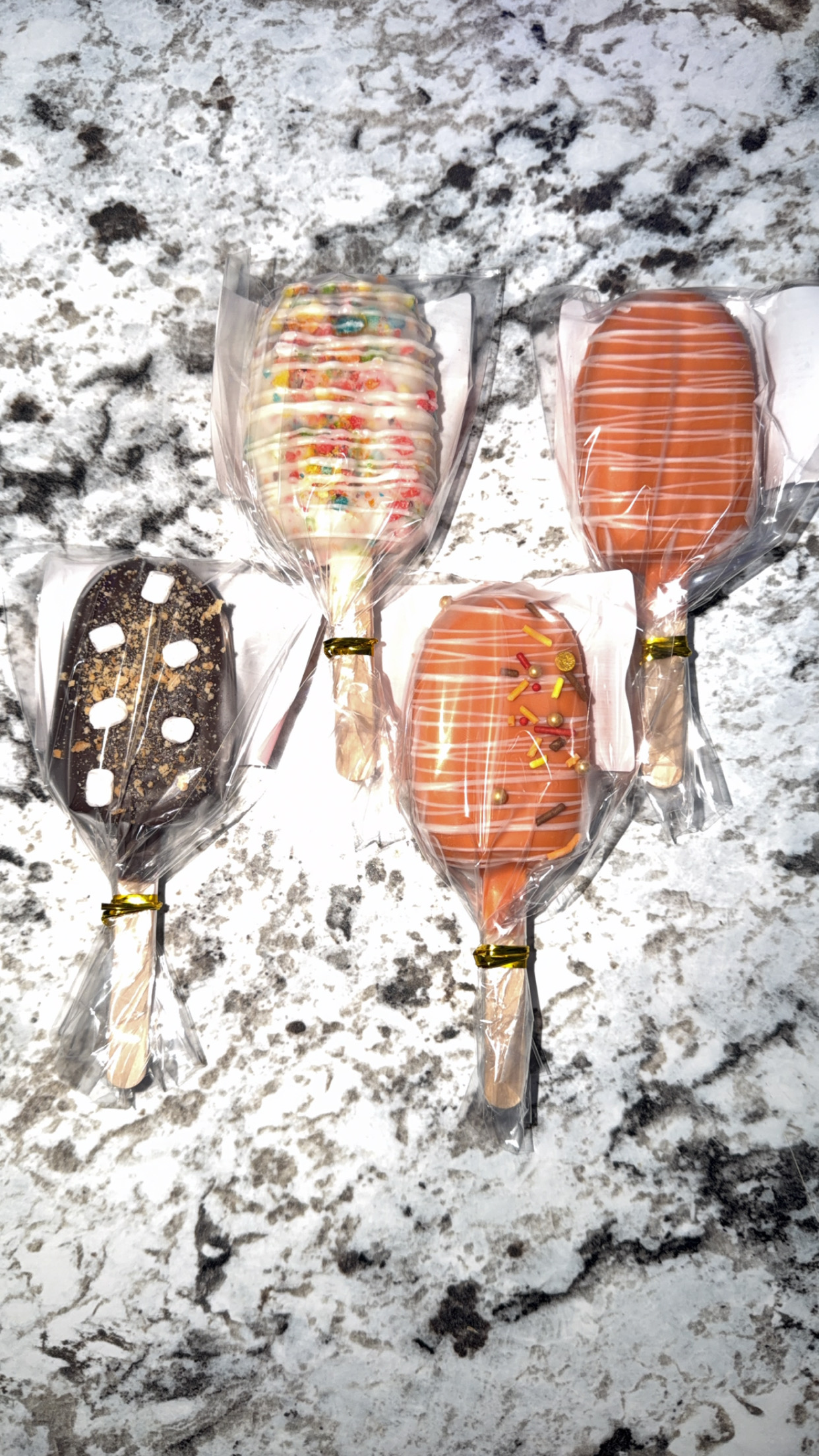 Assorted cakesicles