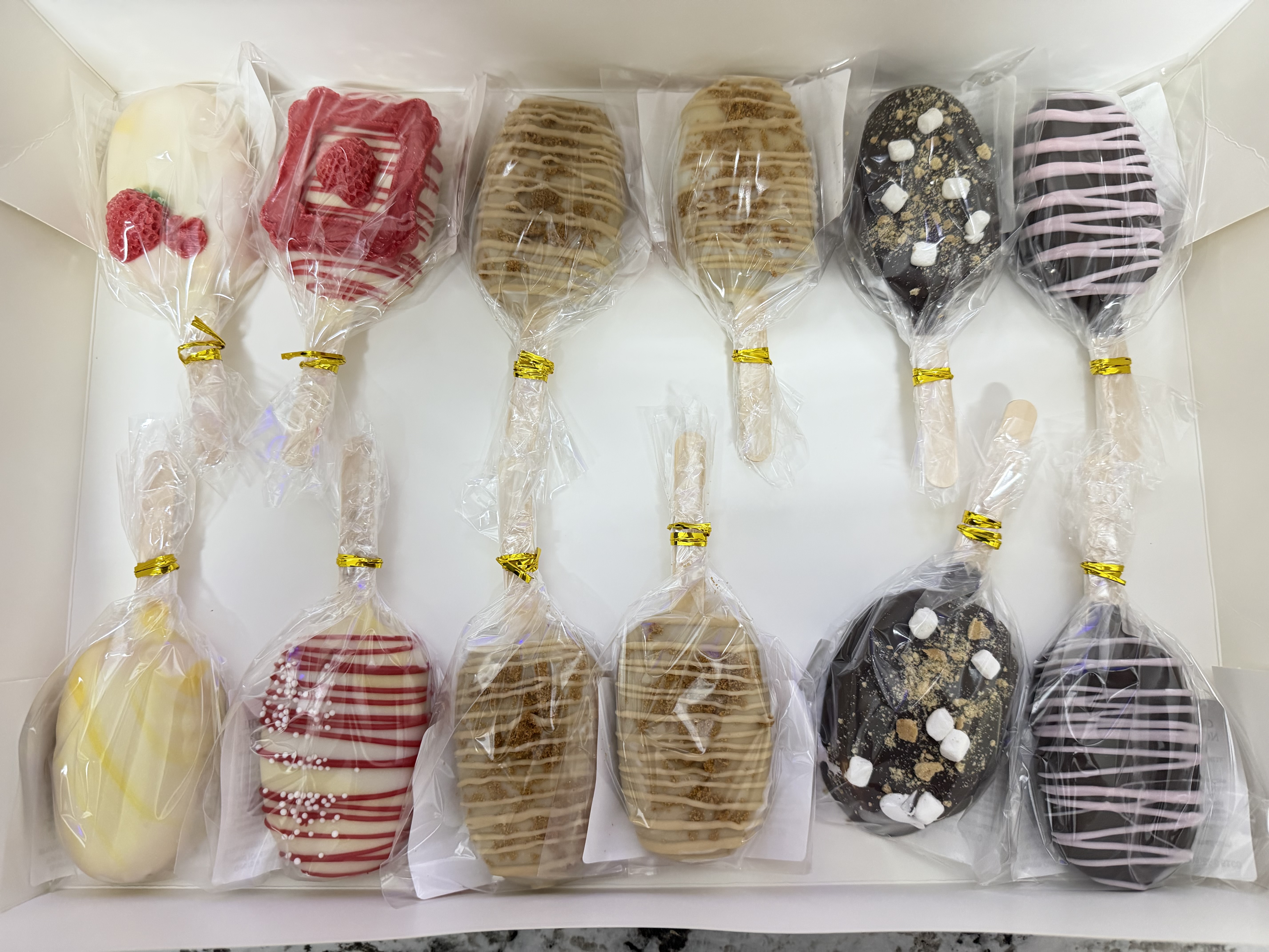 Mixed dozen cakesicles